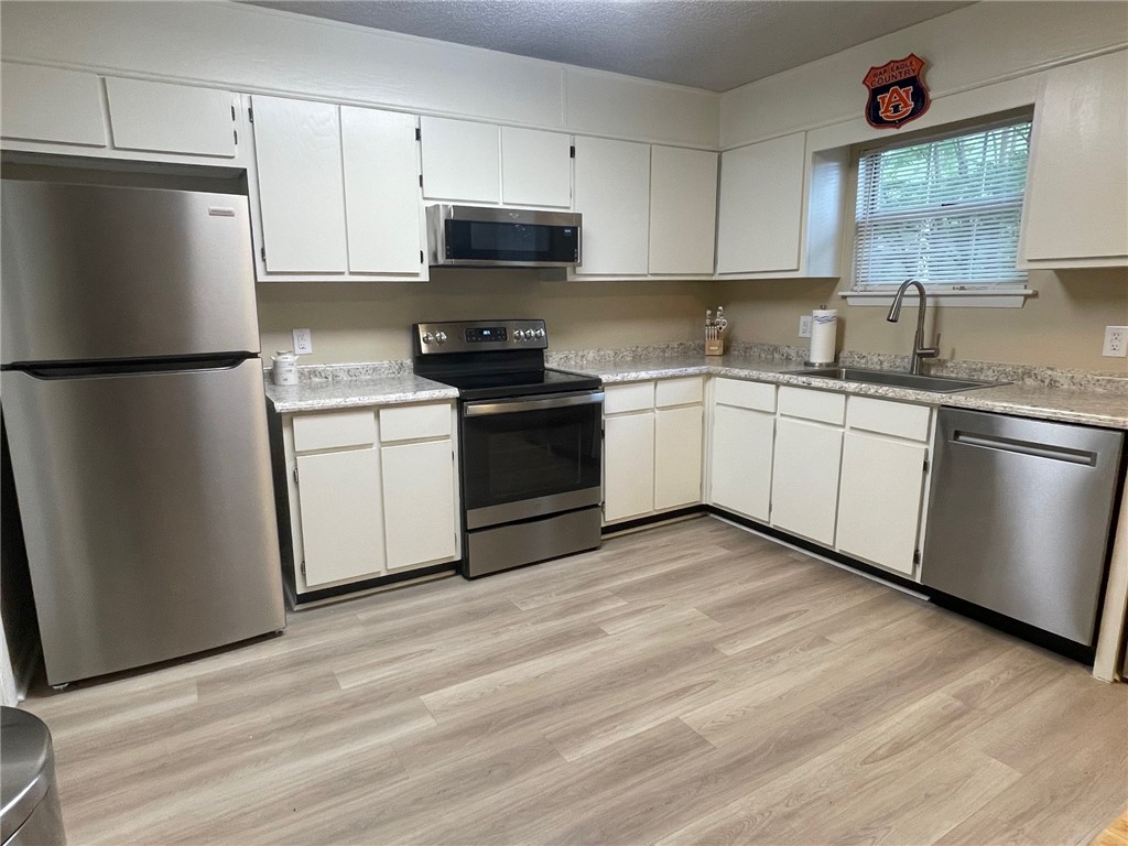 150 E UNIVERSITY DRIVE C204