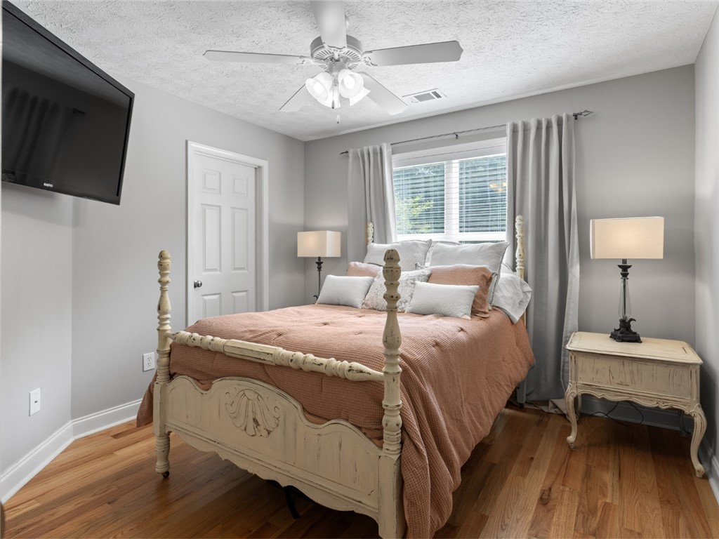 1389 E UNIVERSITY DRIVE