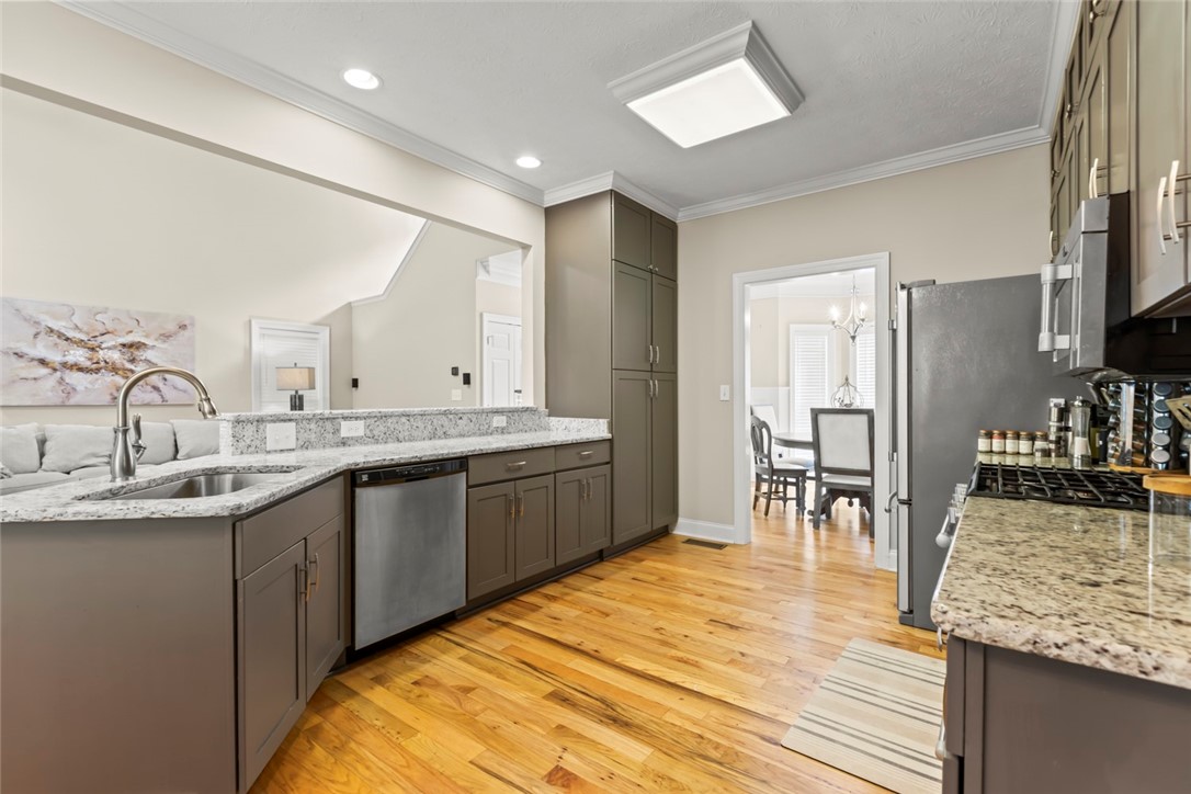 1389 E UNIVERSITY DRIVE