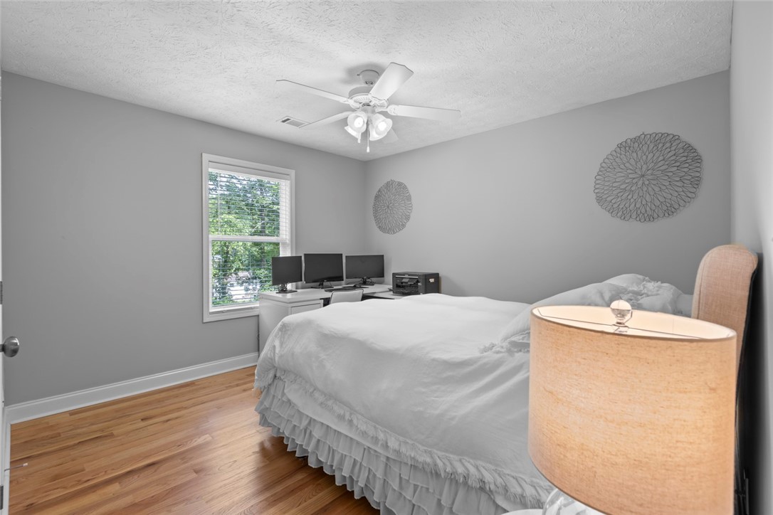 1389 E UNIVERSITY DRIVE