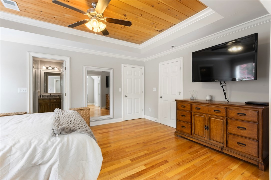 1389 E UNIVERSITY DRIVE