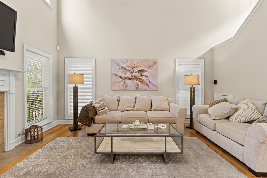 1389 E UNIVERSITY DRIVE