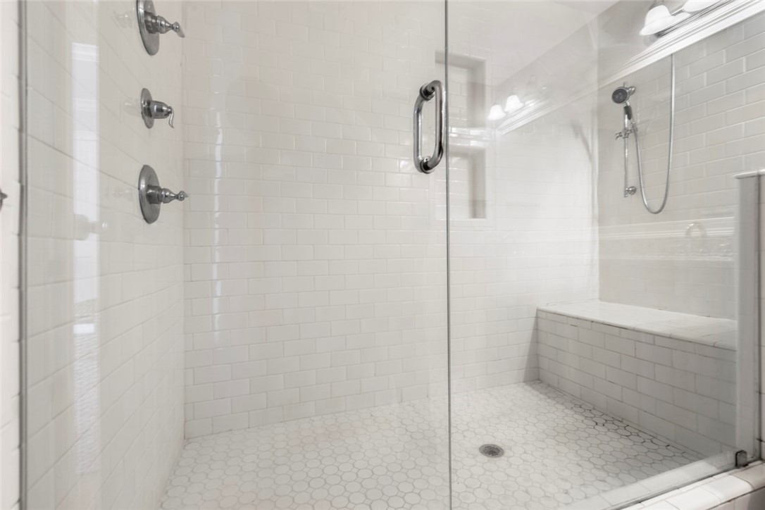 1389 E UNIVERSITY DRIVE