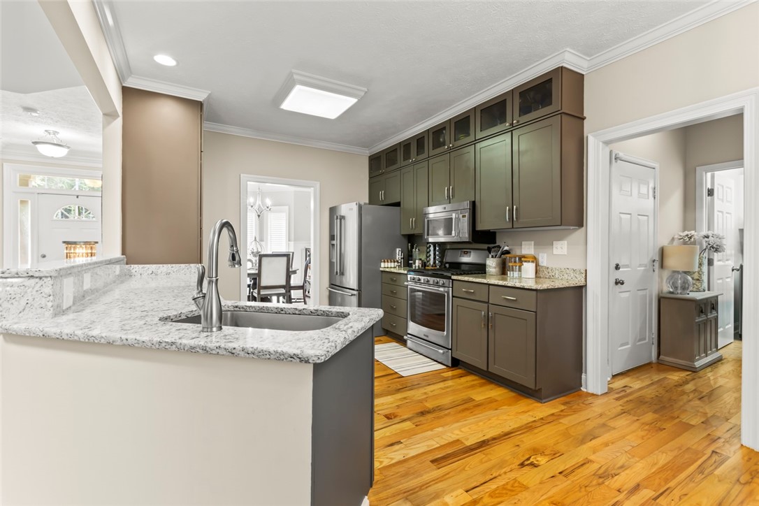 1389 E UNIVERSITY DRIVE