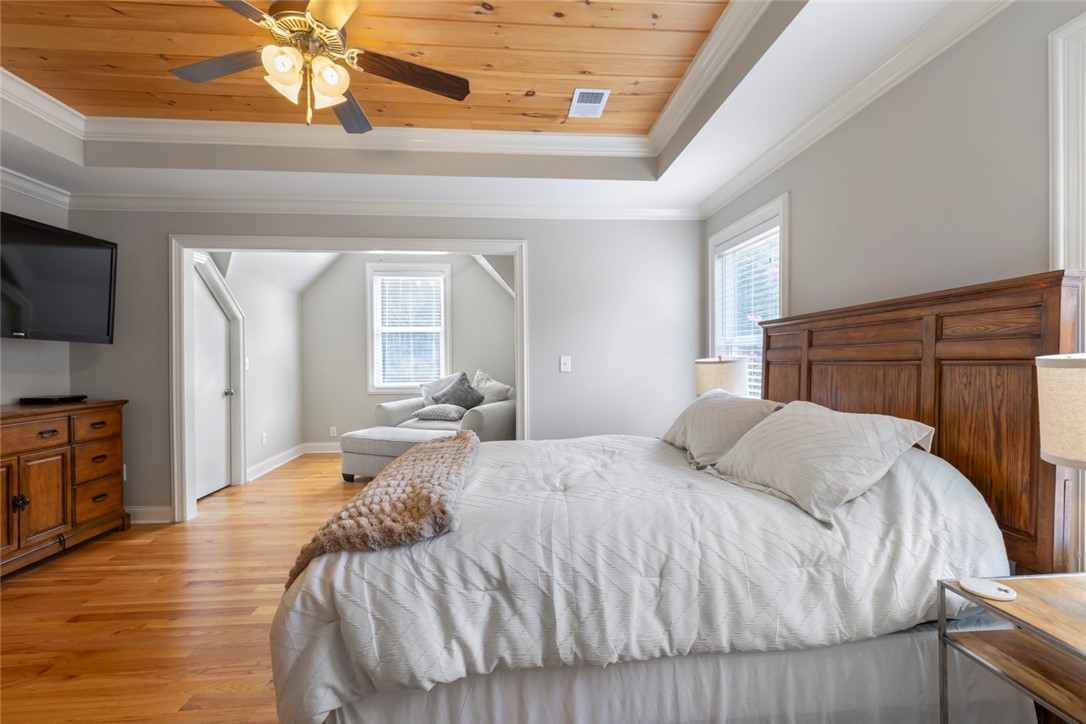 1389 E UNIVERSITY DRIVE