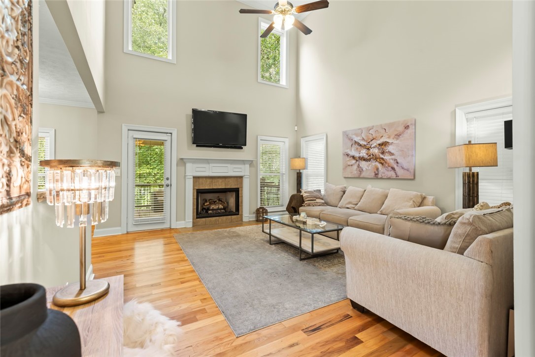 1389 E UNIVERSITY DRIVE