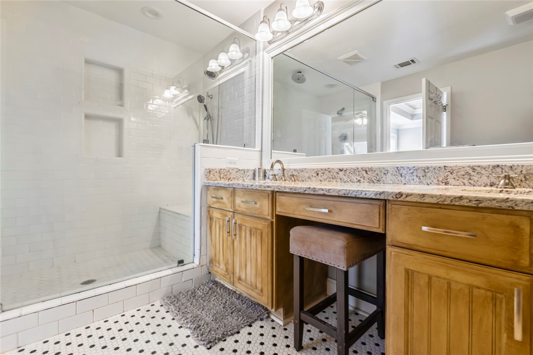 1389 E UNIVERSITY DRIVE