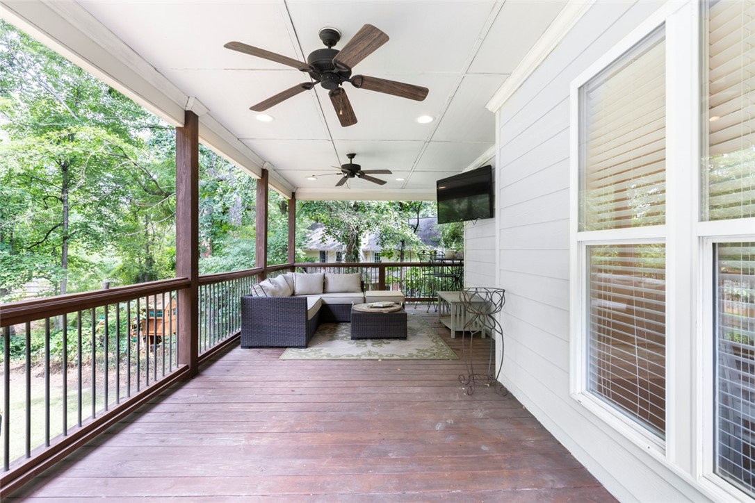 1389 E UNIVERSITY DRIVE