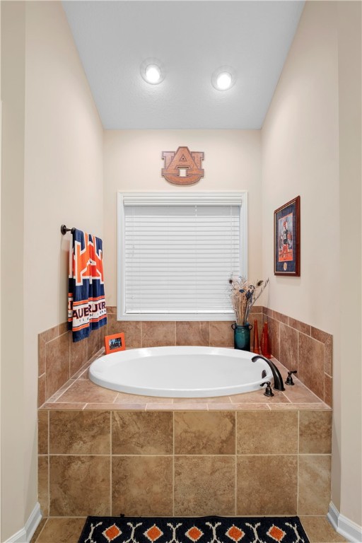 1433 CLOVERBROOK CIRCLE