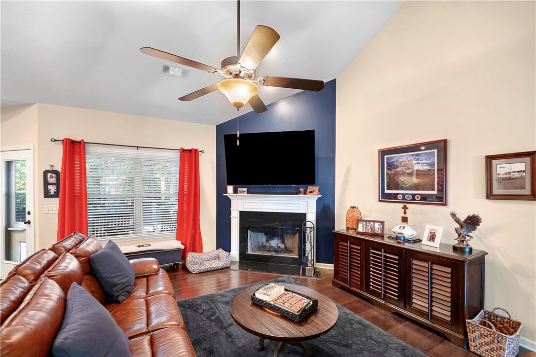 1433 CLOVERBROOK CIRCLE