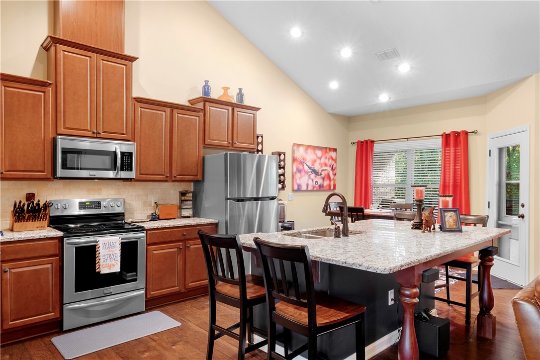 1433 CLOVERBROOK CIRCLE