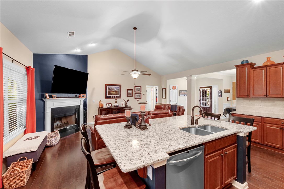 1433 CLOVERBROOK CIRCLE