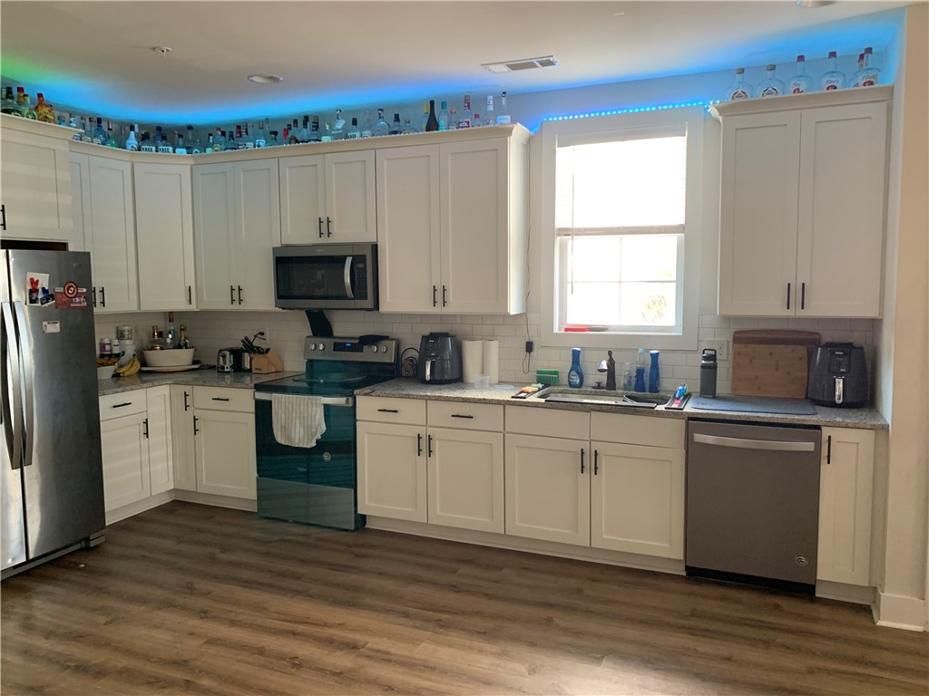 868 TWIN FORKS AVENUE 8