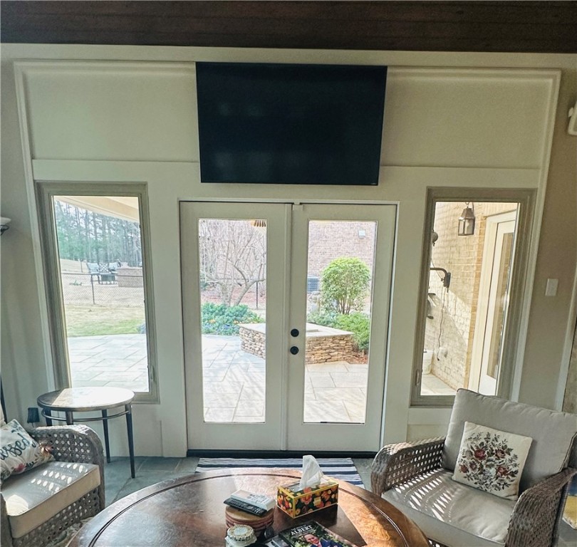 2237 N DONAHUE DRIVE