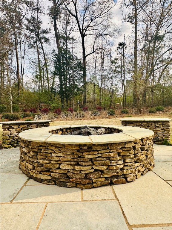 2237 N DONAHUE DRIVE