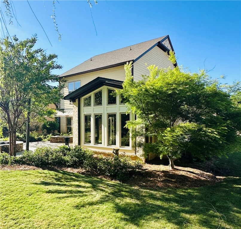 2237 N DONAHUE DRIVE