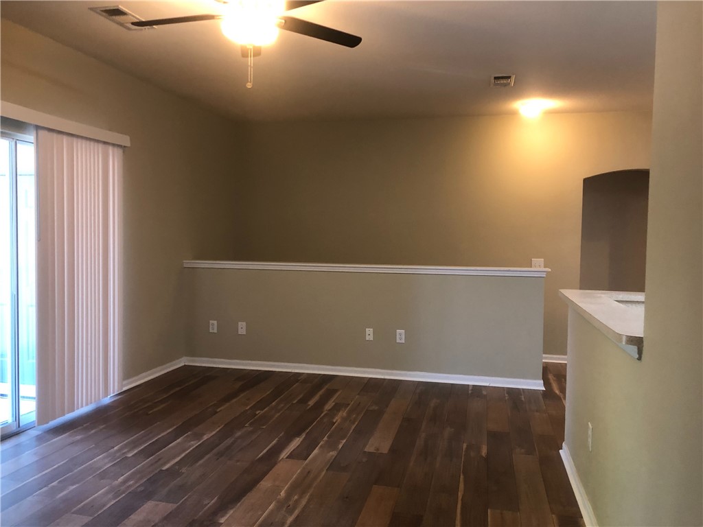 447 W LONGLEAF DRIVE 1516