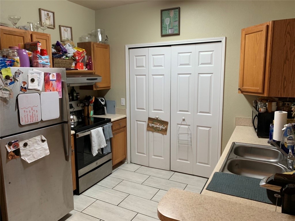 447 W LONGLEAF DRIVE 1516