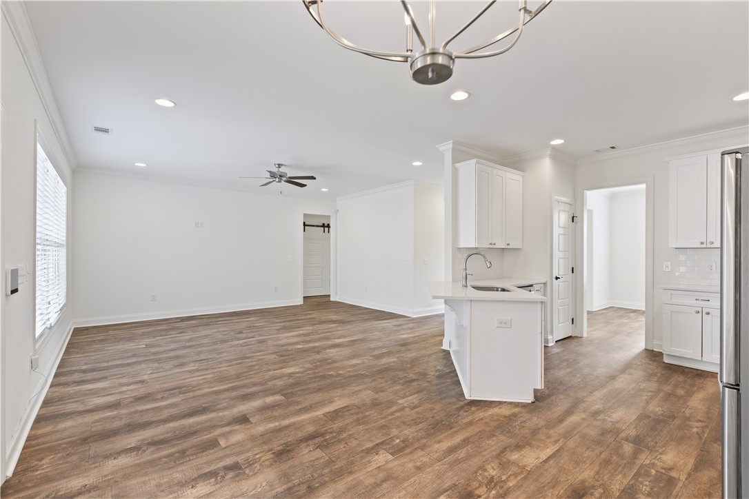 1653 ACADEMY DRIVE 1605