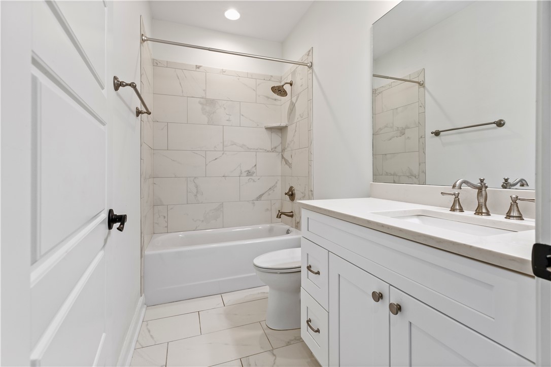 1653 ACADEMY DRIVE 1605