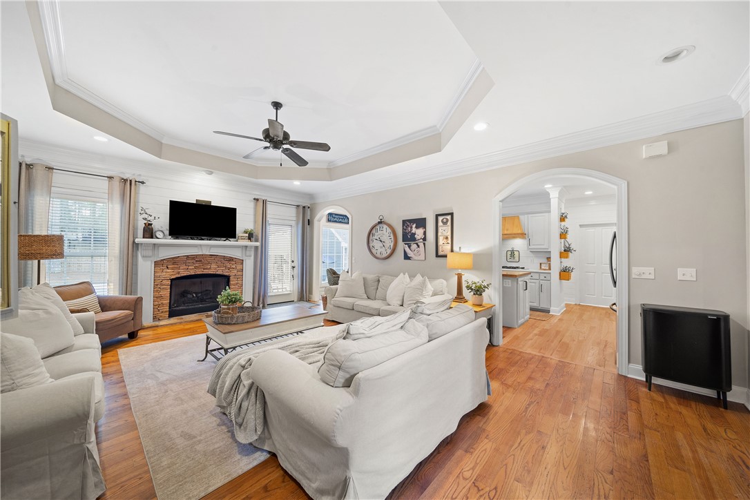 518 BRENTON CROSSING