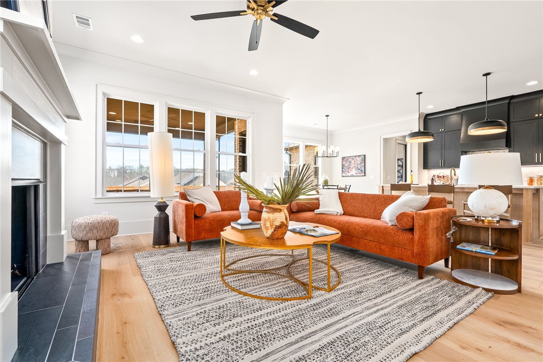 810 SUMMERLIN CIRCLE