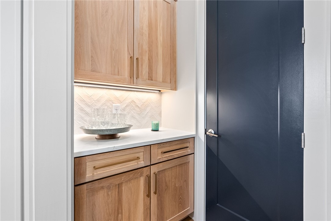 810 SUMMERLIN CIRCLE