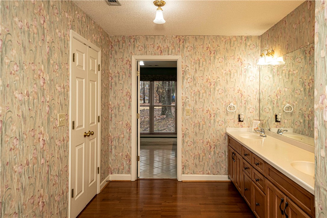 511 HAMILTON HILLS DRIVE