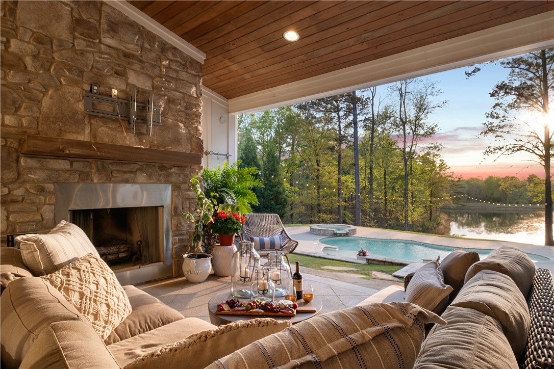 2420 GRAND NATIONAL PARKWAY