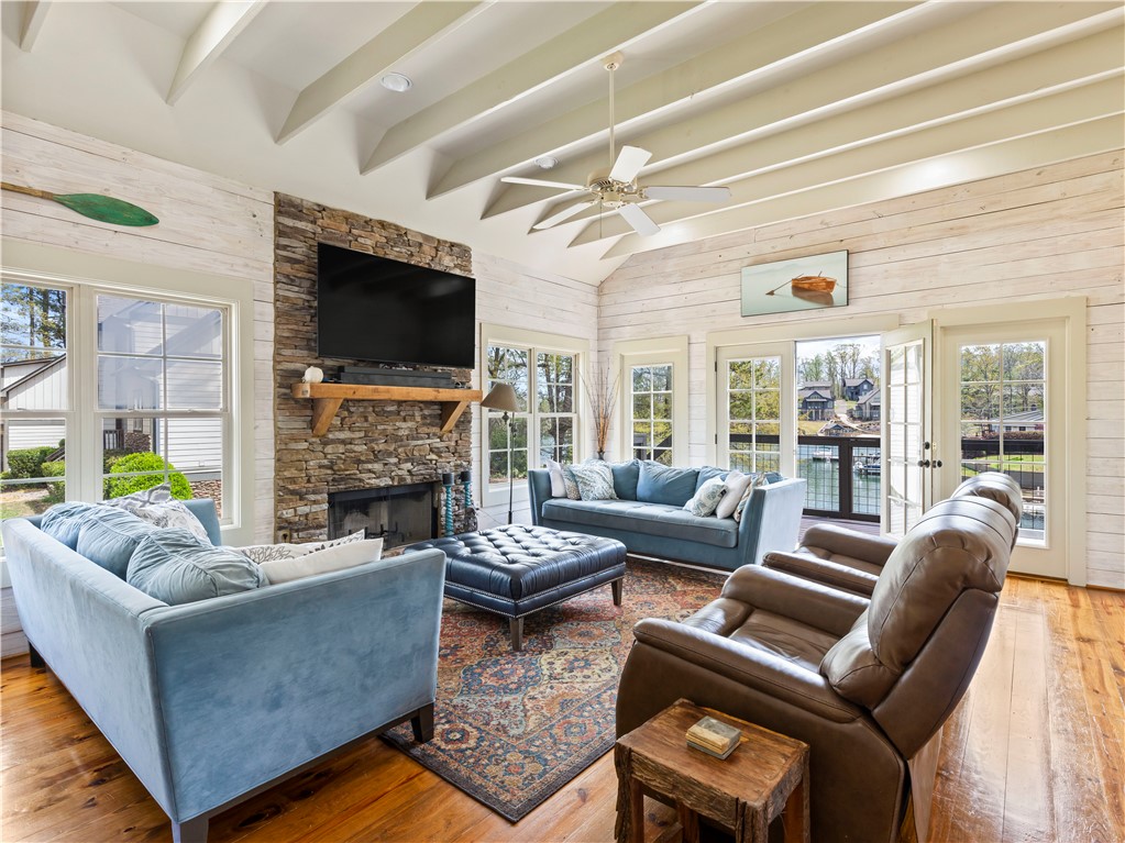 80 HONEYSUCKLE COURT