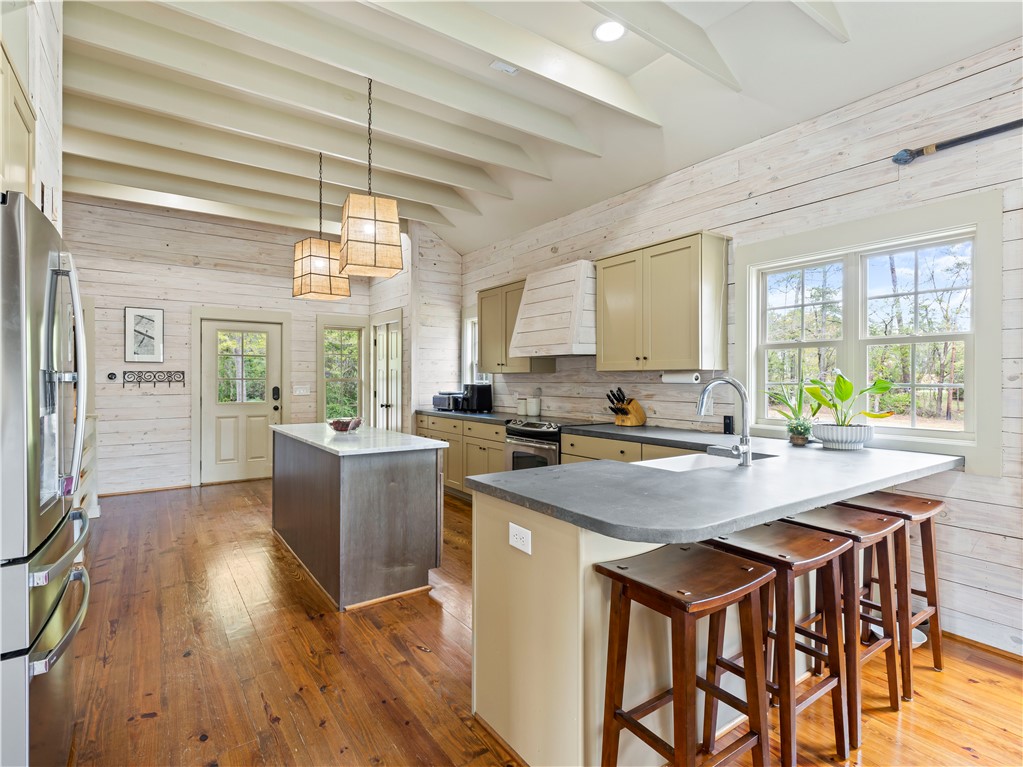 80 HONEYSUCKLE COURT