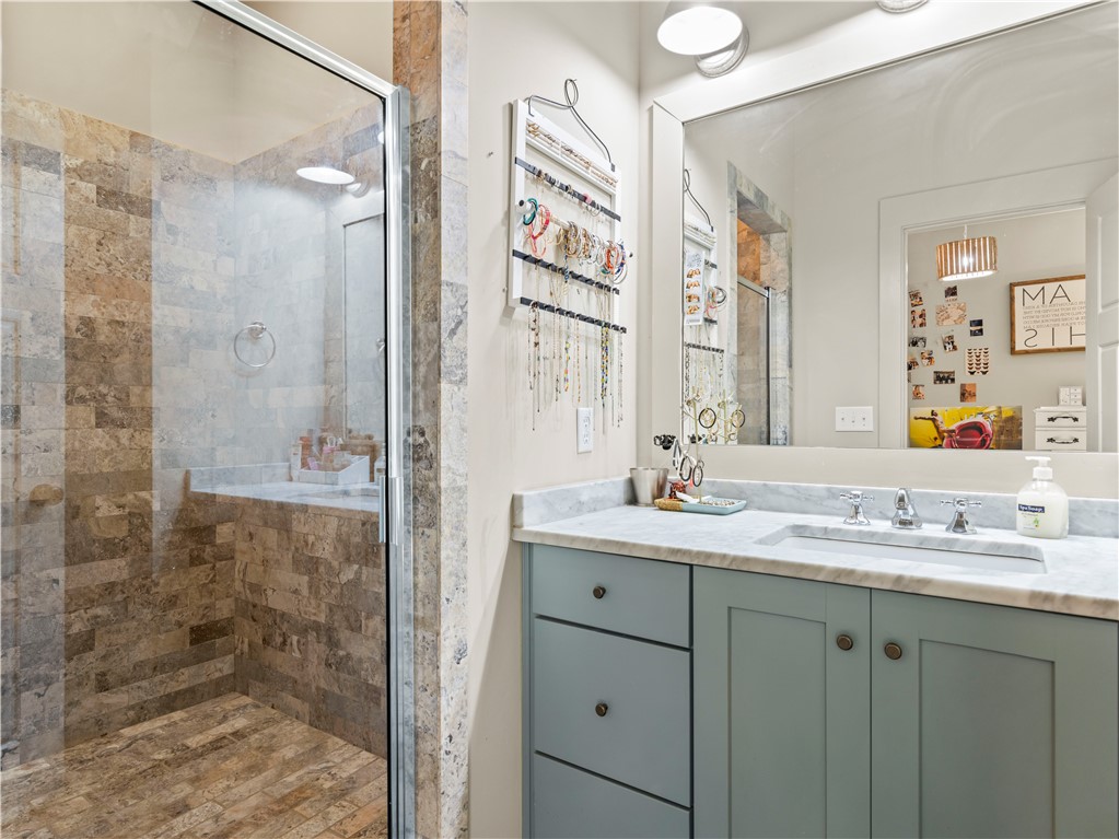 80 HONEYSUCKLE COURT