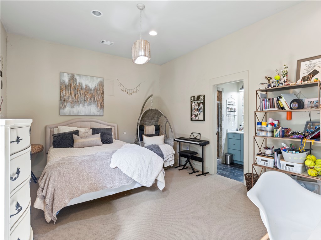 80 HONEYSUCKLE COURT