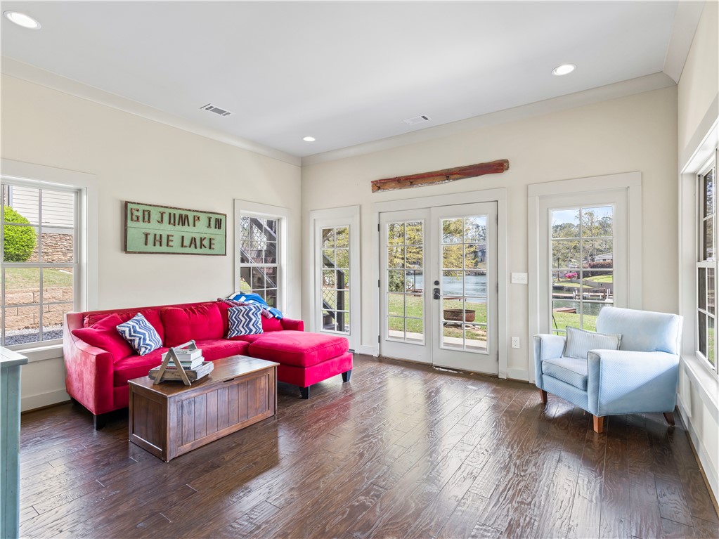 80 HONEYSUCKLE COURT