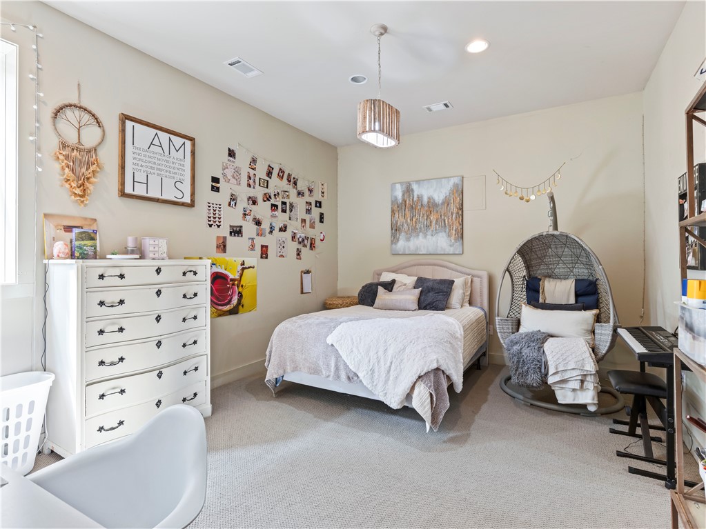 80 HONEYSUCKLE COURT