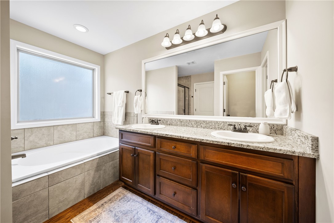 2717 CARRIAGE HOUSE LANE