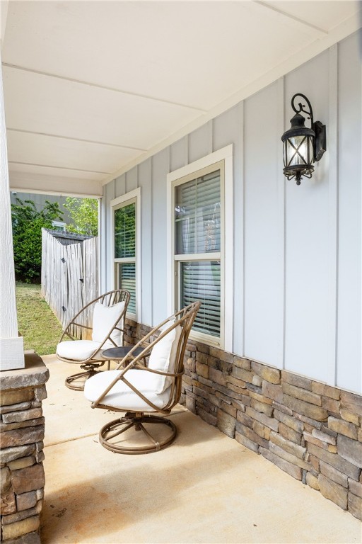 2717 CARRIAGE HOUSE LANE