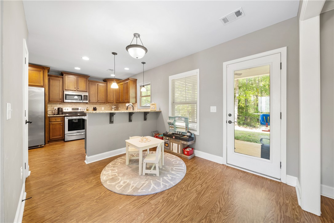 2717 CARRIAGE HOUSE LANE