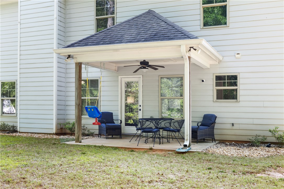 2717 CARRIAGE HOUSE LANE