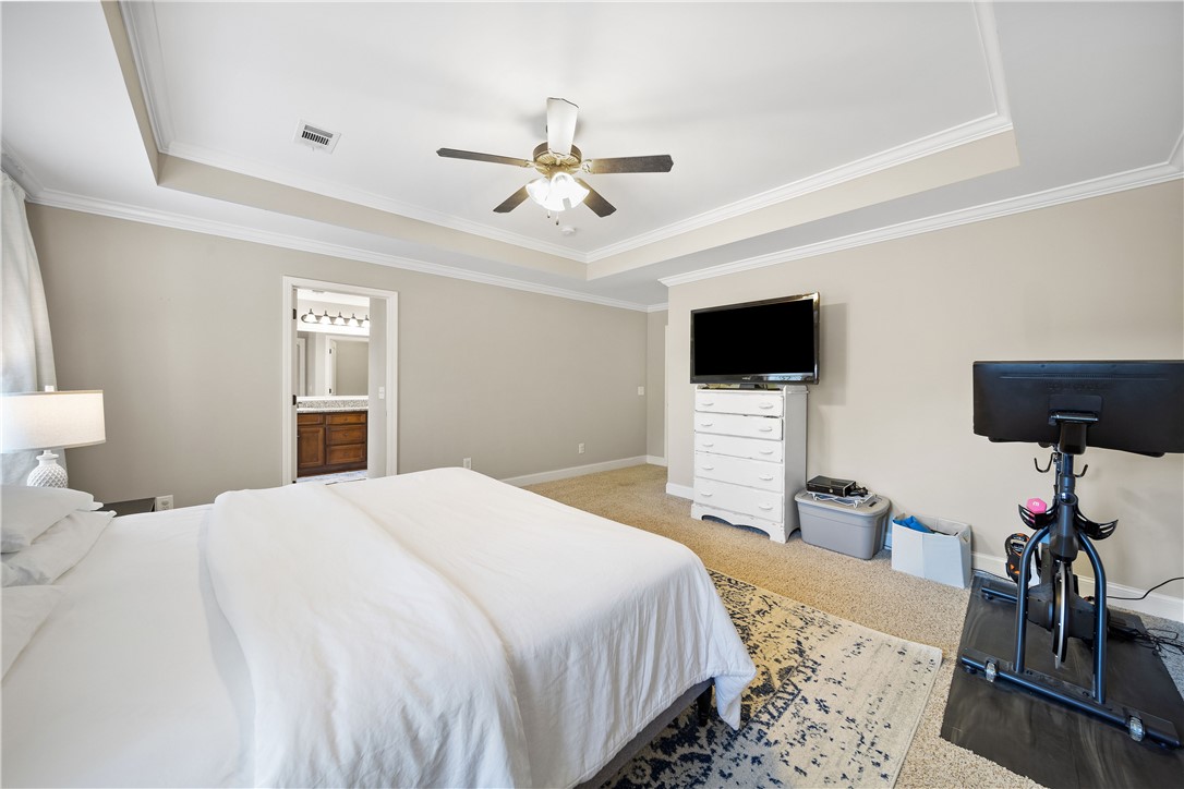 2717 CARRIAGE HOUSE LANE