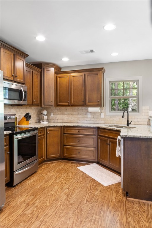 2717 CARRIAGE HOUSE LANE