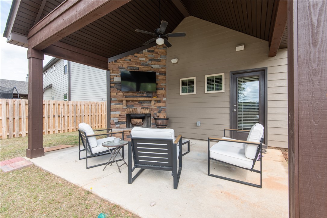 835 W RICHLAND CIRCLE