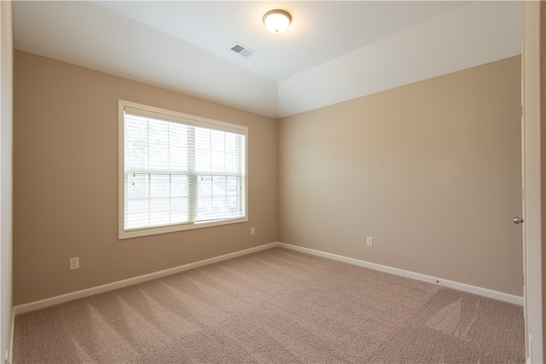 835 W RICHLAND CIRCLE