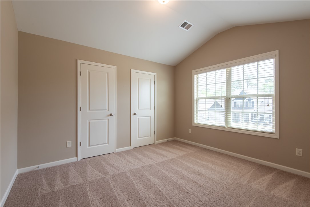 835 W RICHLAND CIRCLE