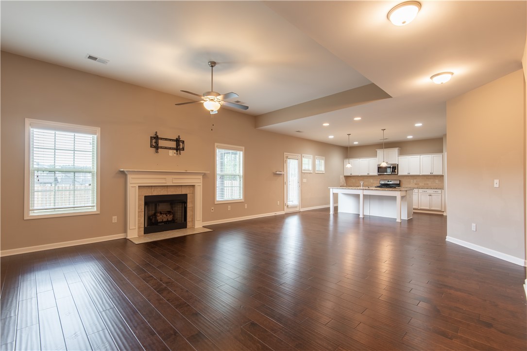 835 W RICHLAND CIRCLE