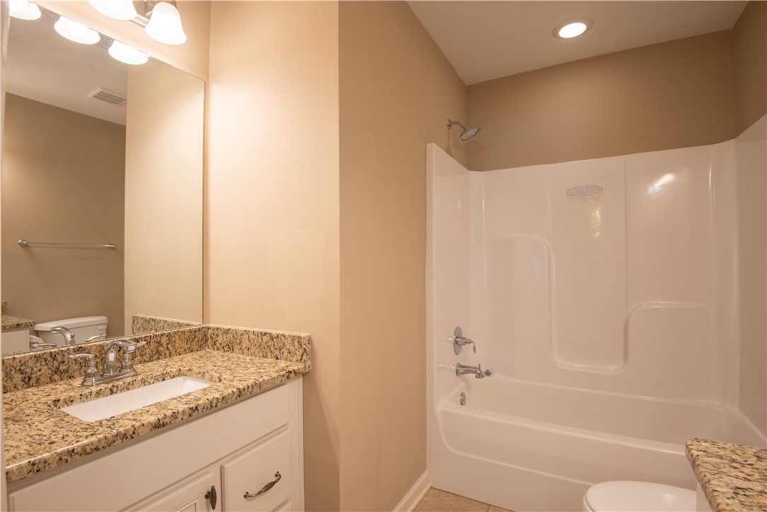 835 W RICHLAND CIRCLE