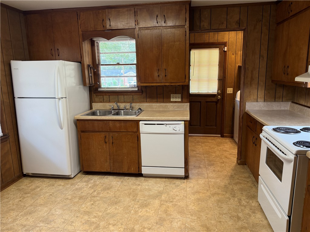 953/955 TISDALE CIRCLE