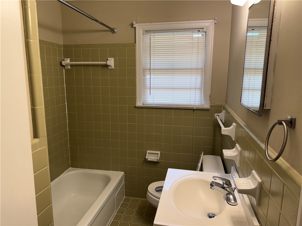 953/955 TISDALE CIRCLE