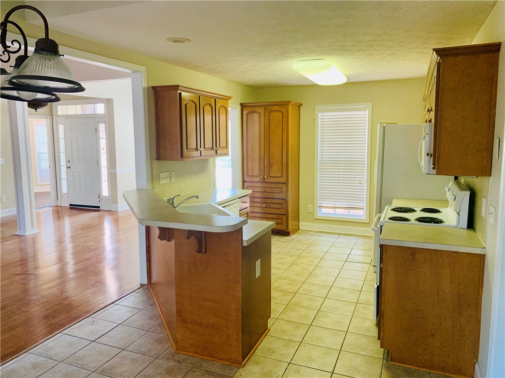 3672 HAWTHORNE COURT