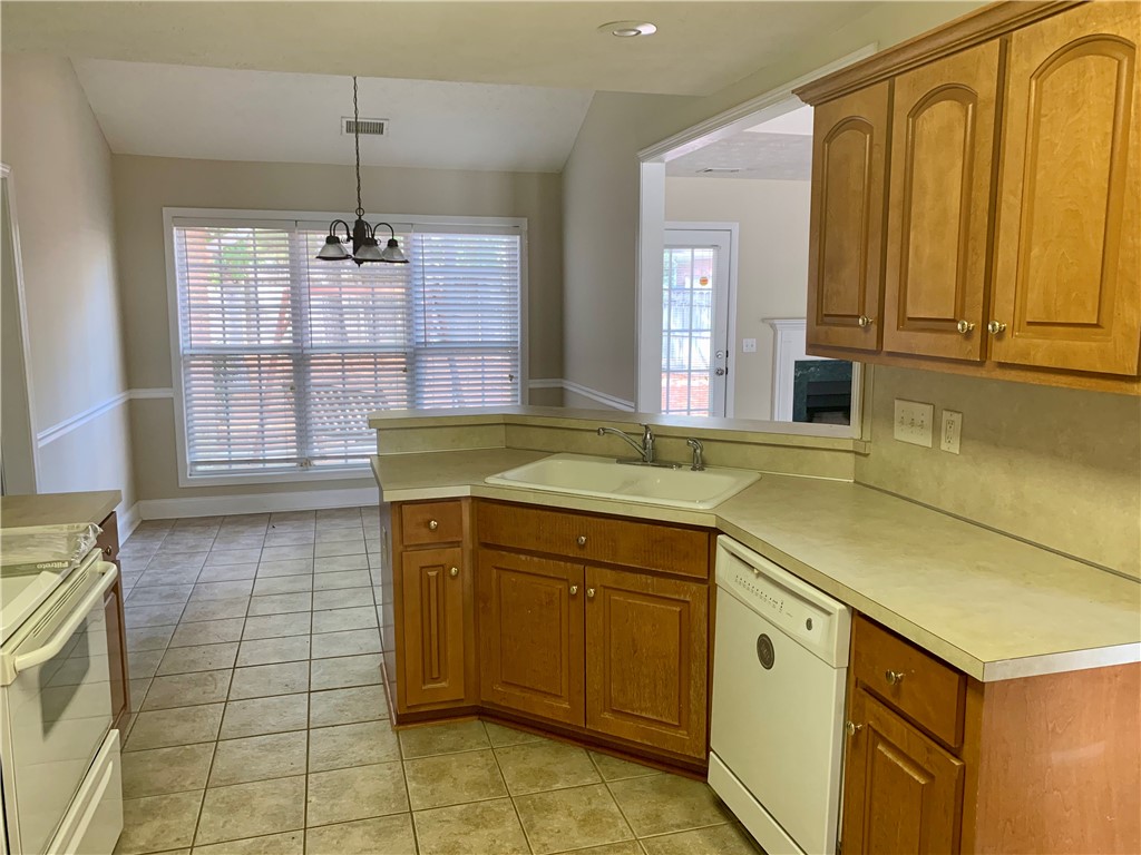 3672 HAWTHORNE COURT